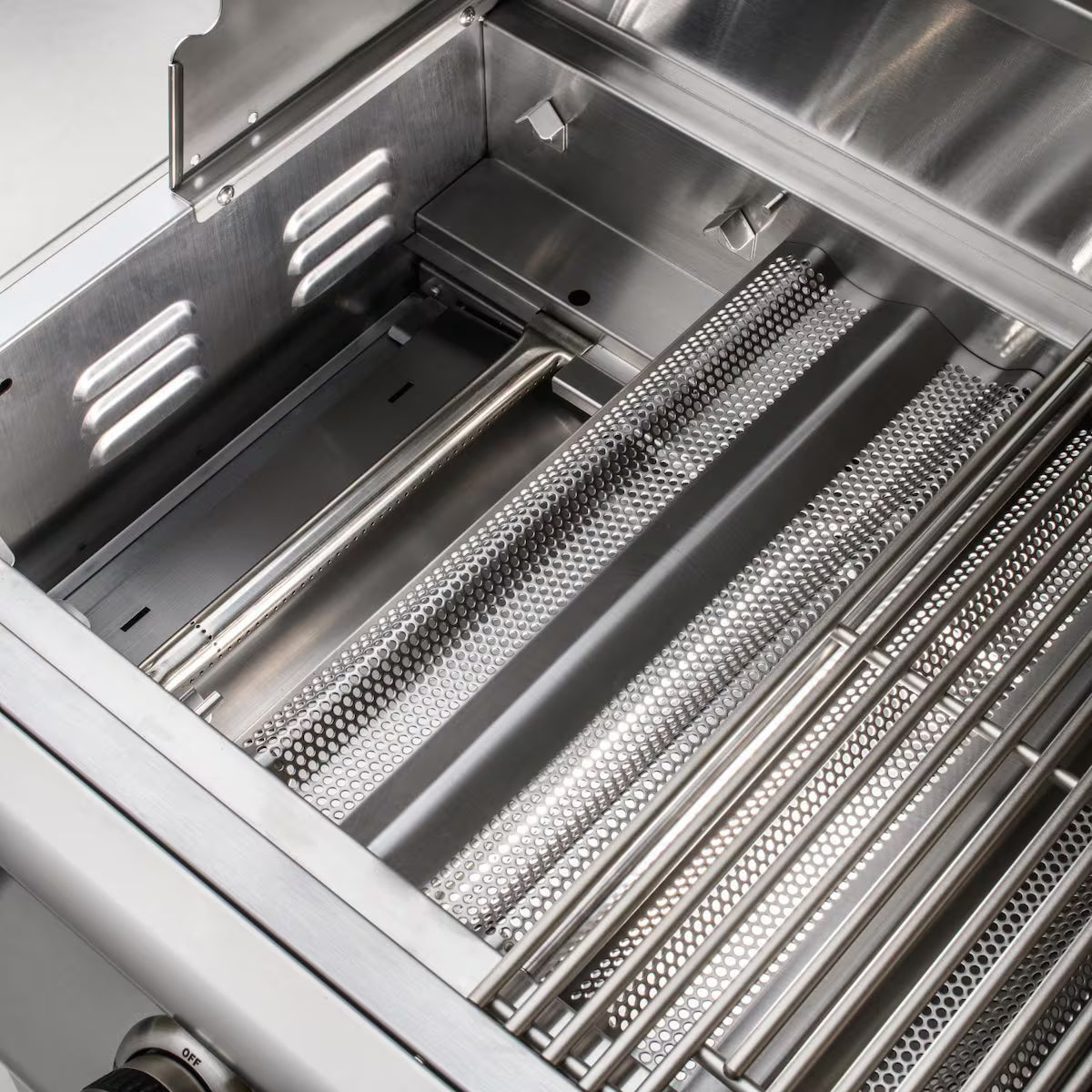 Blaze LBM 32-Inch 4-Burner Built-In Natural Gas Grill